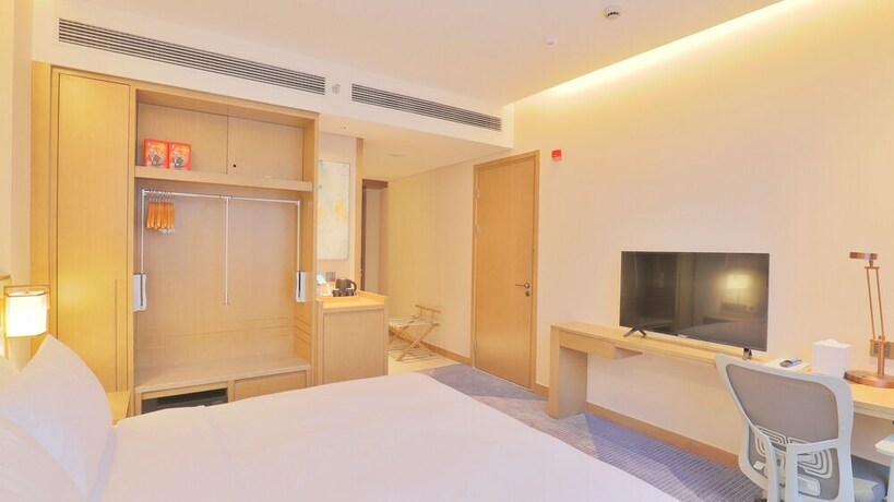 Imagen de la habitación del Hotel Hilton Garden Inn Changzhou Jintan. Foto 28