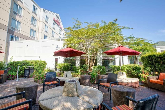 Imagen de los exteriores del Hotel Hilton Garden Inn Charleston Airport. Foto 4