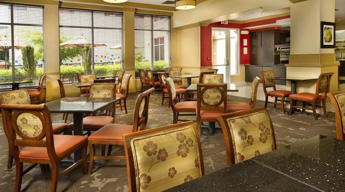 Imagen del bar/restaurante del Hotel Hilton Garden Inn Chattanooga Downtown. Foto 2