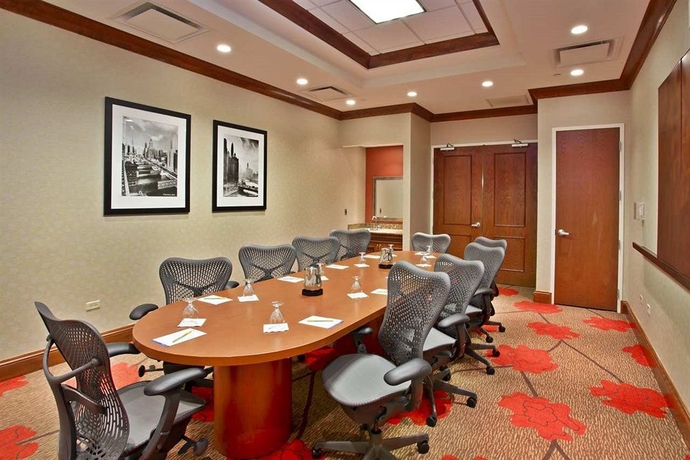 Imagen de los interiores del Hotel Hilton Garden Inn Chicago/midway Airport. Foto 8