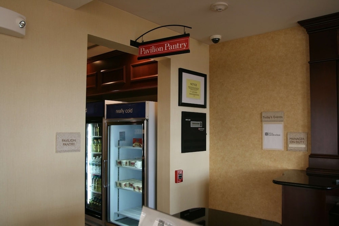 Imagen del bar/restaurante del Hotel Hilton Garden Inn Cincinnati Blue Ash. Foto 2