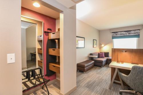 Imagen de la habitación del Hotel Hilton Garden Inn Cincinnati Midtown. Foto 5