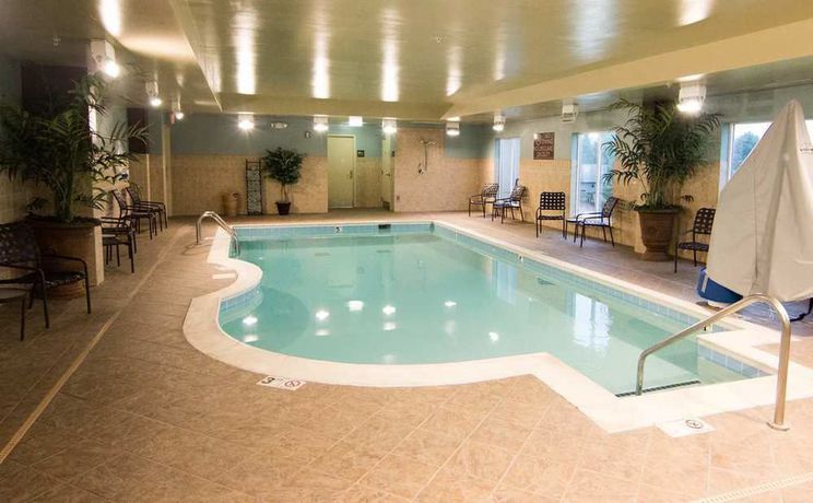 Imagen de la piscina del Hotel Hilton Garden Inn Clarksville. Foto 16