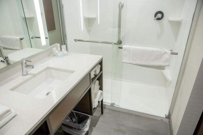 Imagen de la habitación del Hotel Hilton Garden Inn Corning Downtown. Foto 6