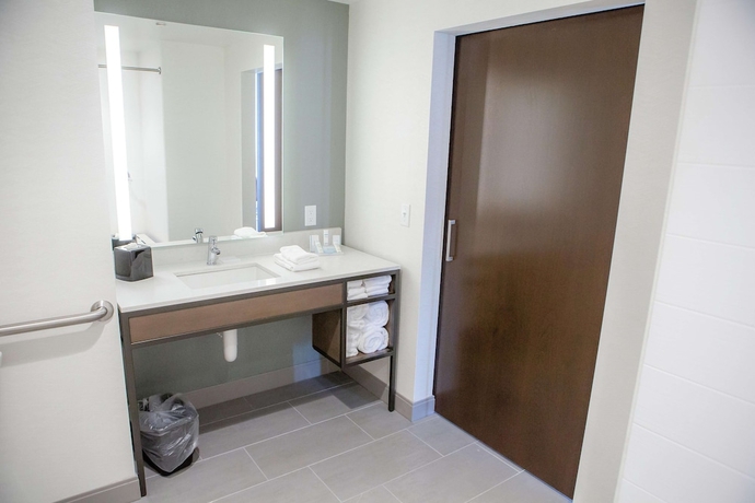 Imagen de la habitación del Hotel Hilton Garden Inn Corning Downtown. Foto 10