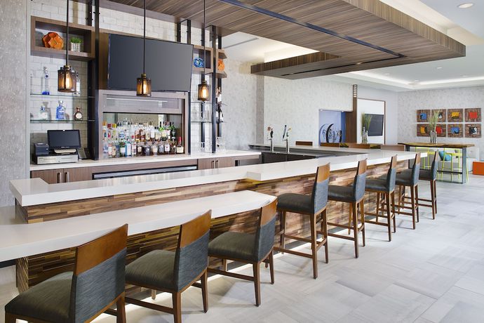 Imagen del bar/restaurante del Hotel Hilton Garden Inn Dallas/arlington South. Foto 2