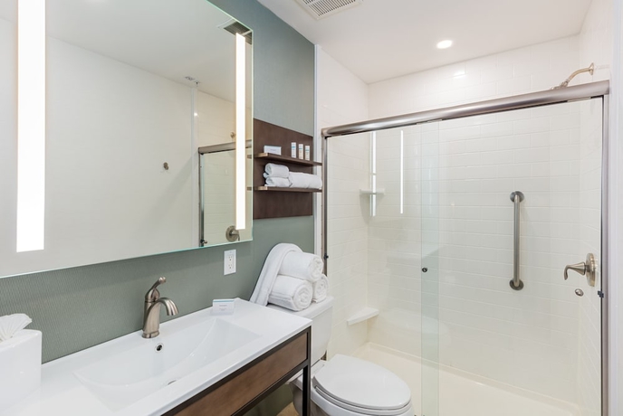 Imagen de la habitación del Hotel Hilton Garden Inn Davis Downtown. Foto 7