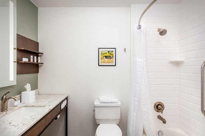 Imagen de la habitación del Hotel Hilton Garden Inn Davis Downtown. Foto 9