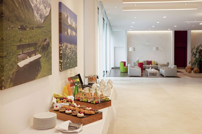 Imagen de los interiores del Hotel Hilton Garden Inn Davos. Foto 13