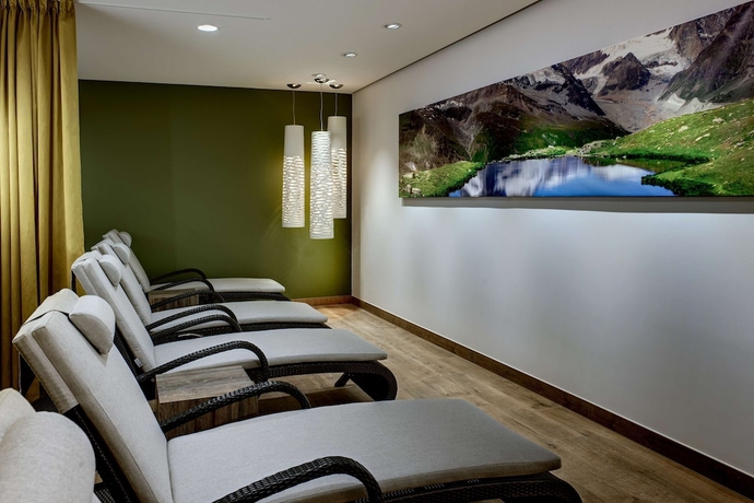 Imagen de la piscina del Hotel Hilton Garden Inn Davos. Foto 19