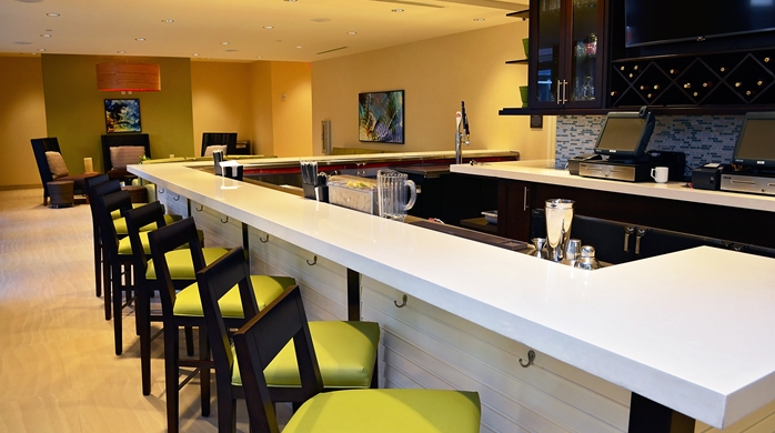 Imagen del bar/restaurante del Hotel Hilton Garden Inn Daytona Beach Oceanfront. Foto 6