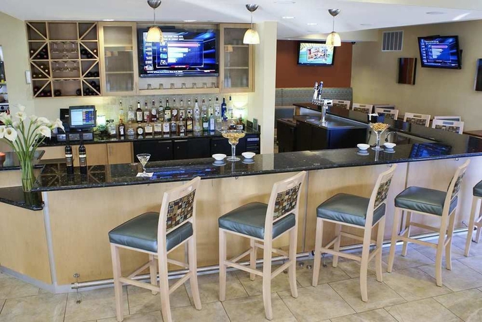 Imagen de los interiores del Hotel Hilton Garden Inn Denton. Foto 6