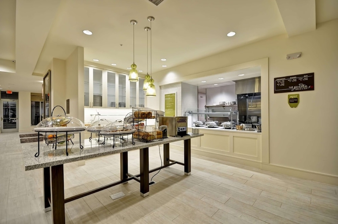 Imagen del bar/restaurante del Hotel Hilton Garden Inn Detroit Troy. Foto 2