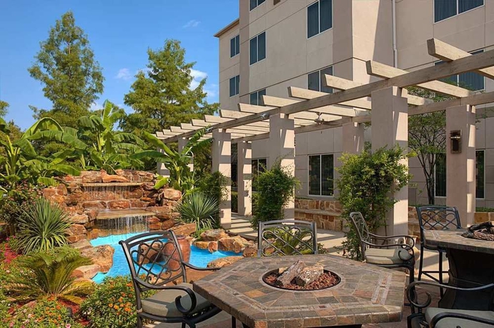 Imagen de los exteriores del Hotel Hilton Garden Inn Dfw Airport South. Foto 7
