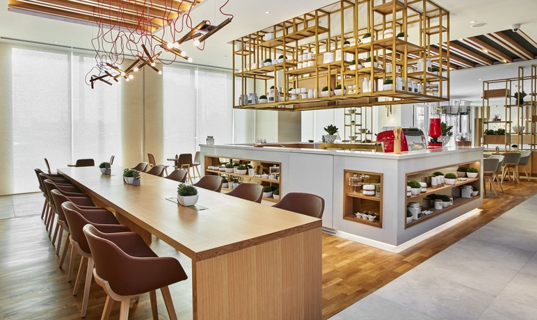 Imagen del bar/restaurante del Hotel Hilton Garden Inn Dubai, Mall Avenue. Foto 3