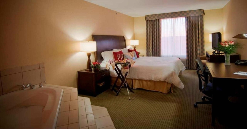 Imagen de la habitación del Hotel Hilton Garden Inn Dulles North. Foto 5