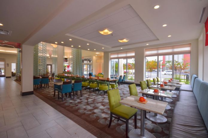 Imagen del bar/restaurante del Hotel Hilton Garden Inn Fayettevile. Foto 4