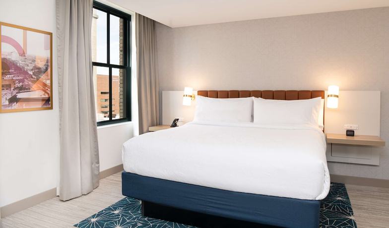 Imagen de la habitación del Hotel Hilton Garden Inn Flint Downtown. Foto 9