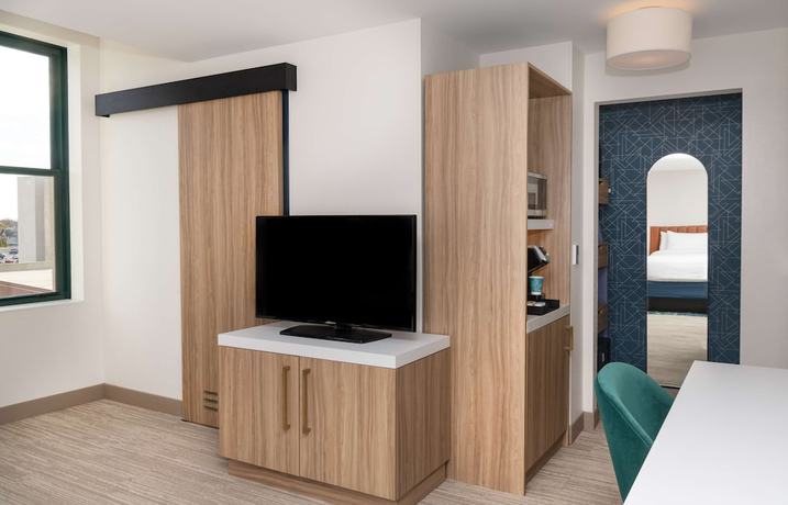 Imagen de la habitación del Hotel Hilton Garden Inn Flint Downtown. Foto 11