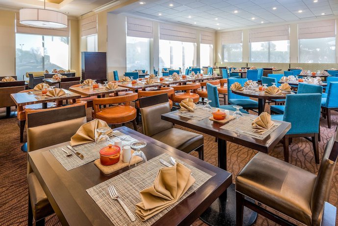 Imagen del bar/restaurante del Hotel Hilton Garden Inn Florence. Foto 3