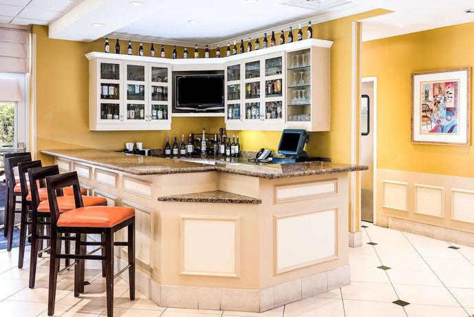 Imagen del bar/restaurante del Hotel Hilton Garden Inn Florence. Foto 4