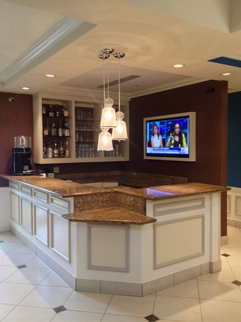Imagen del bar/restaurante del Hotel Hilton Garden Inn Fort Lauderdale Airport-cruise Port. Foto 3