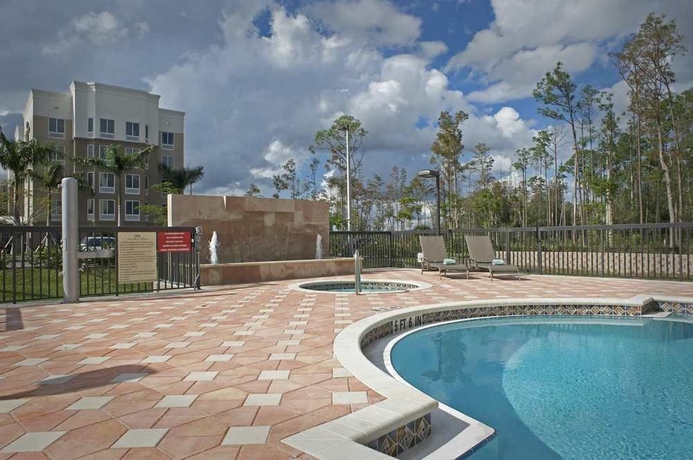 Imagen de la piscina del Hotel Hilton Garden Inn Fort Myers Airport/fgcu. Foto 13