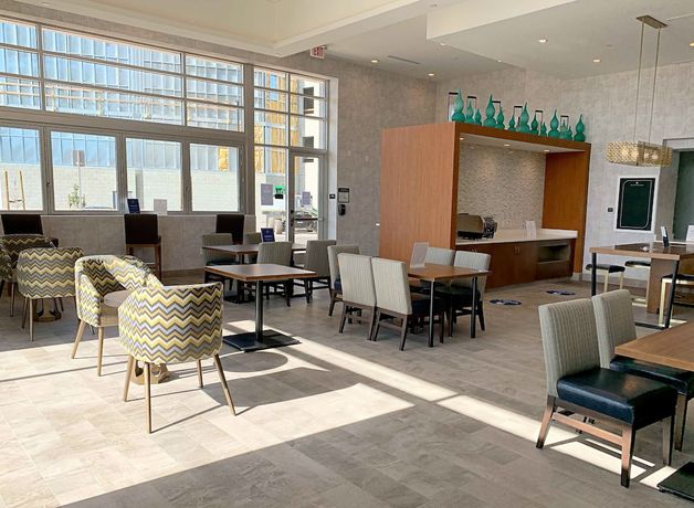 Imagen del bar/restaurante del Hotel Hilton Garden Inn Fremont Milpitas. Foto 3