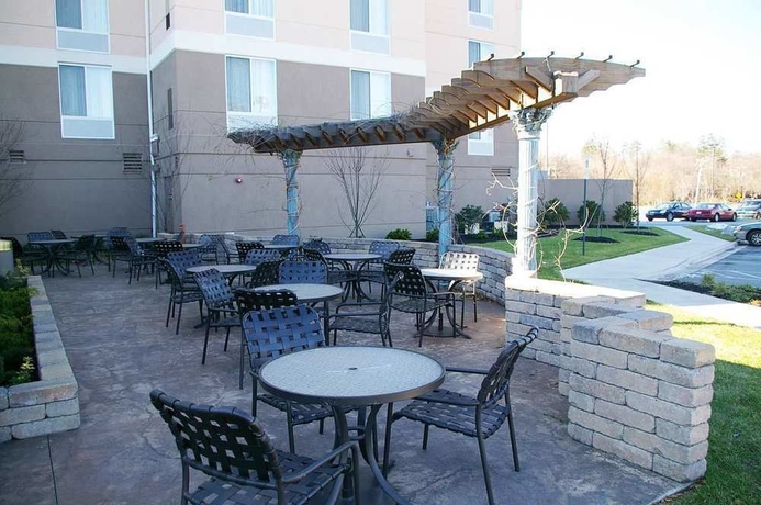 Imagen de los exteriores del Hotel Hilton Garden Inn Greensboro. Foto 10