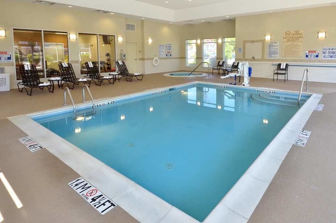 Imagen de la piscina del Hotel Hilton Garden Inn Greensboro. Foto 16