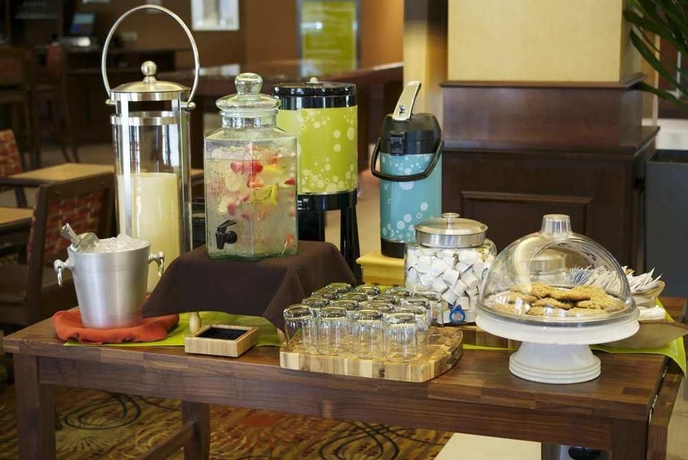 Imagen del bar/restaurante del Hotel Hilton Garden Inn Greenville. Foto 4