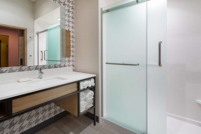 Imagen de la habitación del Hotel Hilton Garden Inn Hays. Foto 5