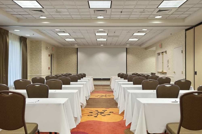 Imagen de los interiores del Hotel Hilton Garden Inn Hoffman Estates. Foto 11