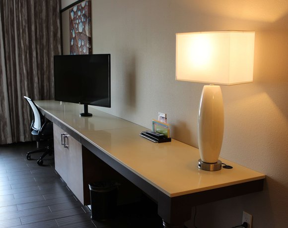 Imagen de la habitación del Hotel Hilton Garden Inn Houston Cypress Station. Foto 11