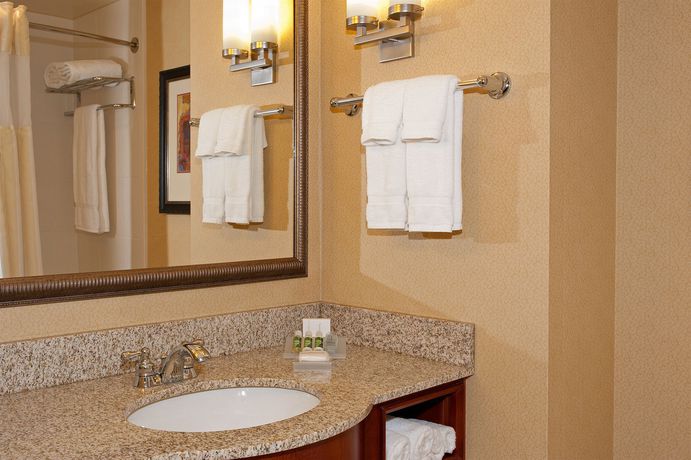 Imagen del bar/restaurante del Hotel Hilton Garden Inn Indianapolis Airport. Foto 5