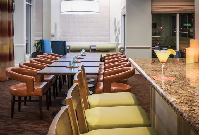 Imagen del bar/restaurante del Hotel Hilton Garden Inn Irvine East/lake Forest. Foto 4