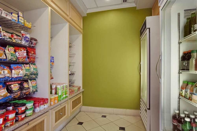 Imagen del bar/restaurante del Hotel Hilton Garden Inn Islip/macarthur Airport. Foto 1