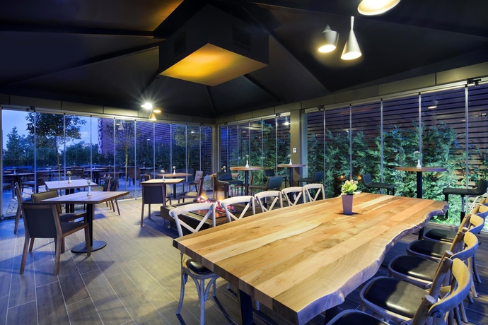 Imagen del bar/restaurante del Hotel Hilton Garden Inn Istanbul Beylikduzu. Foto 2