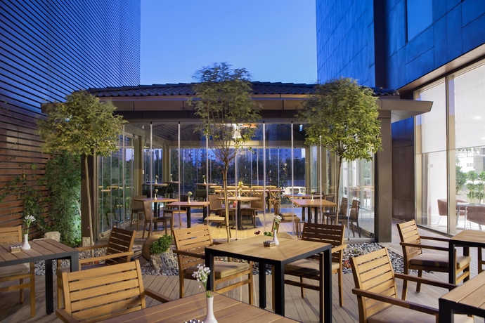 Imagen del bar/restaurante del Hotel Hilton Garden Inn Istanbul Beylikduzu. Foto 3