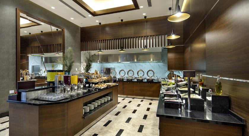 Imagen general del Hotel Hilton Garden Inn Izmir Bayrakli. Foto 3