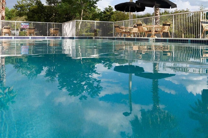 Imagen de la piscina del Hotel Hilton Garden Inn Jacksonville Airport. Foto 16