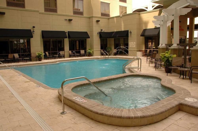 Imagen de la piscina del Hotel Hilton Garden Inn Jacksonville Downtown Southbank. Foto 14
