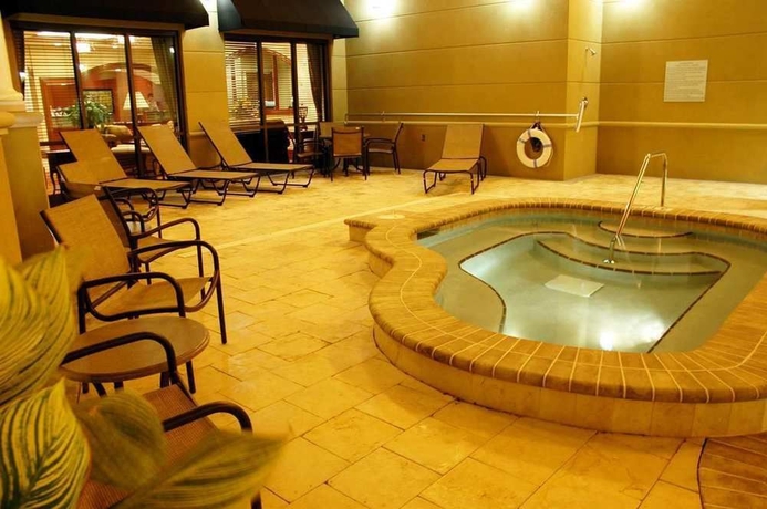 Imagen de la piscina del Hotel Hilton Garden Inn Jacksonville Downtown Southbank. Foto 16