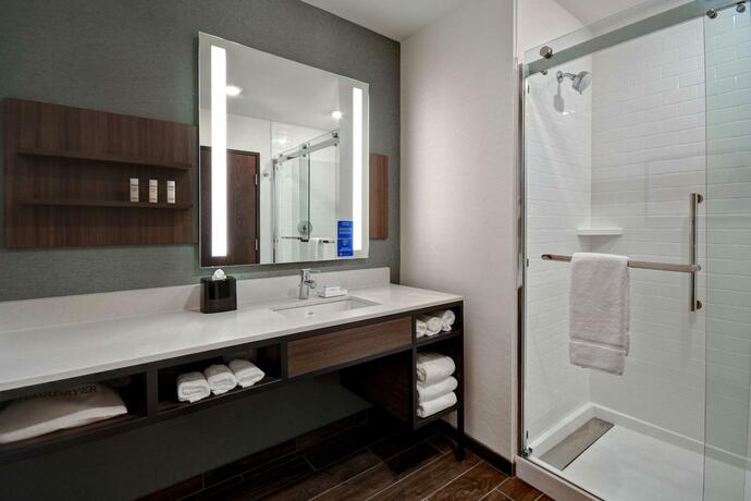 Imagen general del Hotel Hilton Garden Inn Kalamazoo Downtown. Foto 19