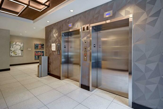 Imagen general del Hotel Hilton Garden Inn Kalamazoo Downtown. Foto 31