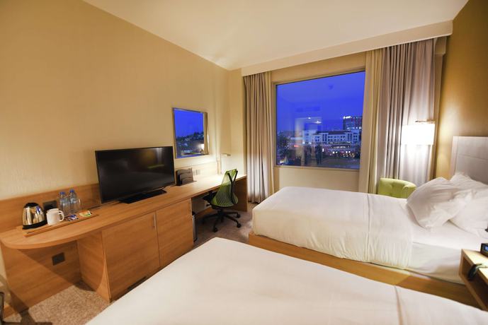 Imagen de la habitación del Hotel Hilton Garden Inn Kampala. Foto 2