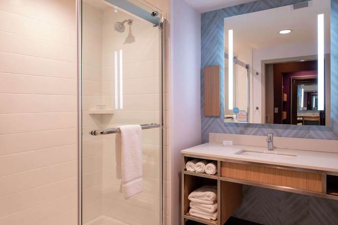 Imagen de la habitación del Hotel Hilton Garden Inn Kansas City Airport. Foto 3