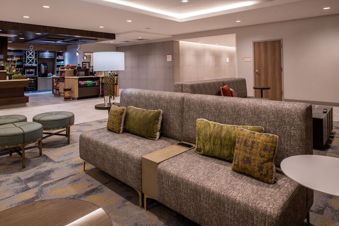 Imagen de los interiores del Hotel Hilton Garden Inn Kansas City Airport. Foto 19
