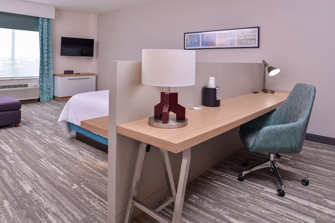 Imagen de la habitación del Hotel Hilton Garden Inn Kansas City Airport. Foto 15