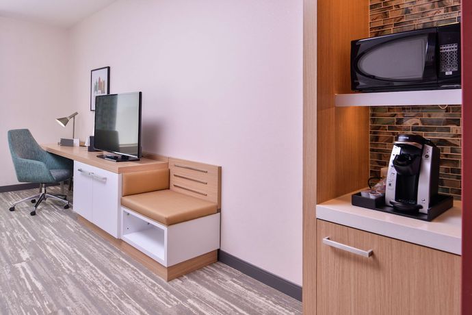 Imagen de la habitación del Hotel Hilton Garden Inn Kansas City Airport. Foto 16